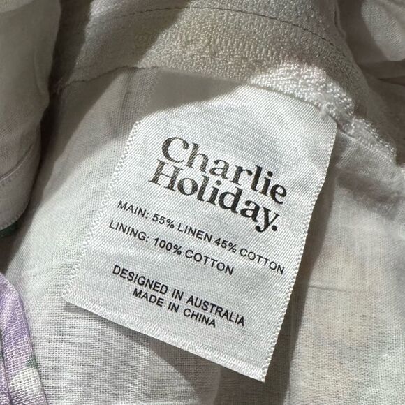 NEW Charlie Holiday Springtime Floral Jarrah Top Women’s 6 - Picture 3 of 5